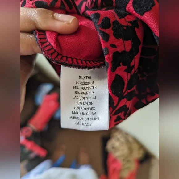 Sloane & Sadie red and black velvet work with lace up neckline sleeveless top - Picture 6 of 8